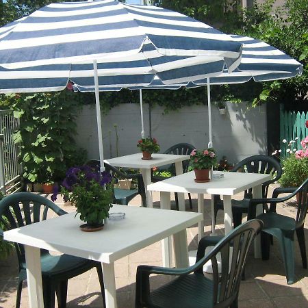 Sirenapop Concept B&B Rivazzurra Di Rimini Ngoại thất bức ảnh