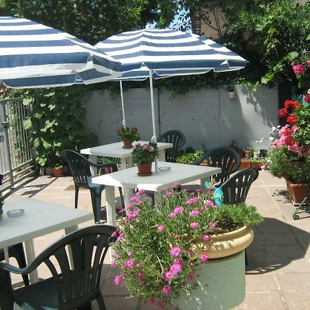 Sirenapop Concept B&B Rivazzurra Di Rimini Ngoại thất bức ảnh
